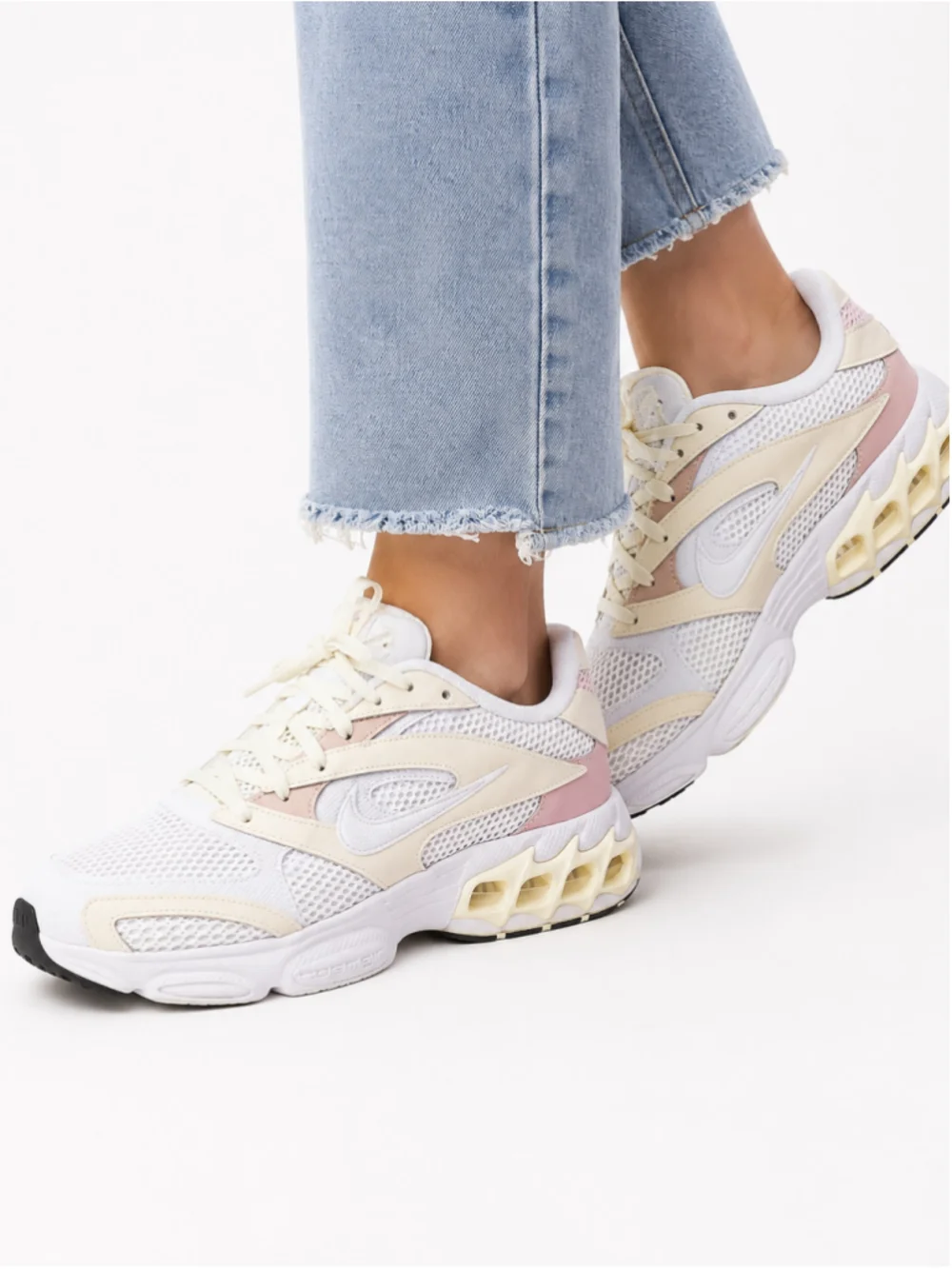 Nike Zoom Air Fire Coconut Milk Women's Size 11.5 Off White Sneaker CW3876-103